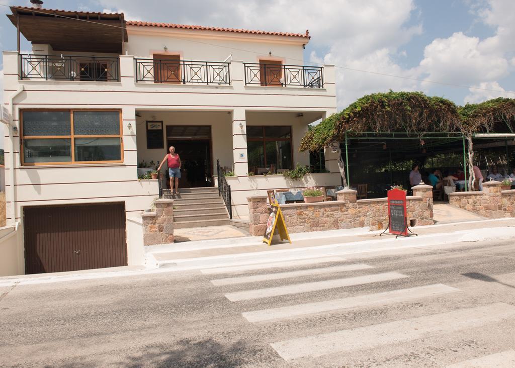Morfoula Aparthotel Vatera Bagian luar foto